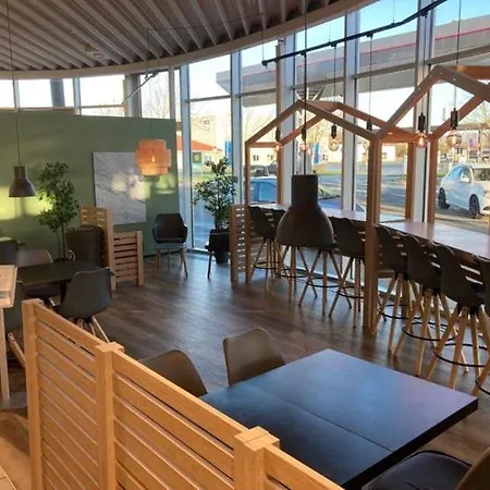 Trafikcenter Hotel 3*